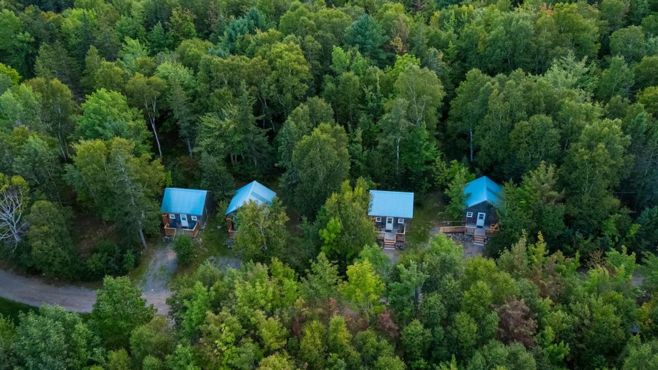 Trailside Accommodations And Outdoor Adventures Birch Plain Exterior photo