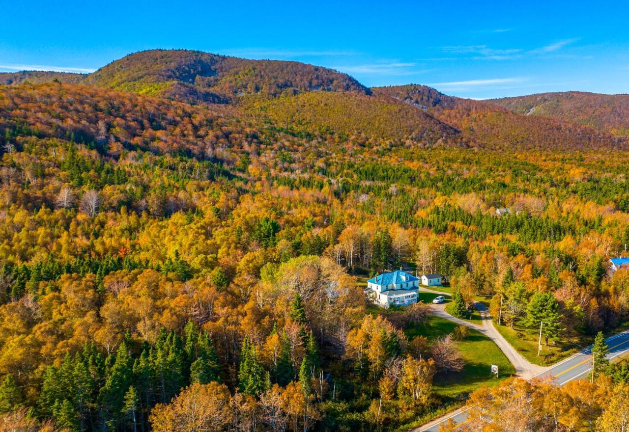 Trailside Accommodations And Outdoor Adventures Birch Plain Exterior photo